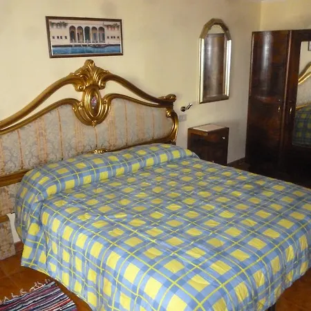 La Tagliola Villa *